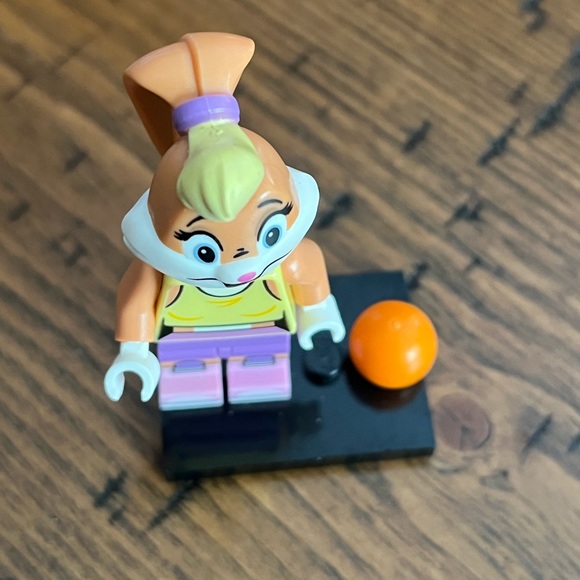 LEGO Collectible Minifigure Lola Bunny Looney Tunes!! - Picture 2 of 6